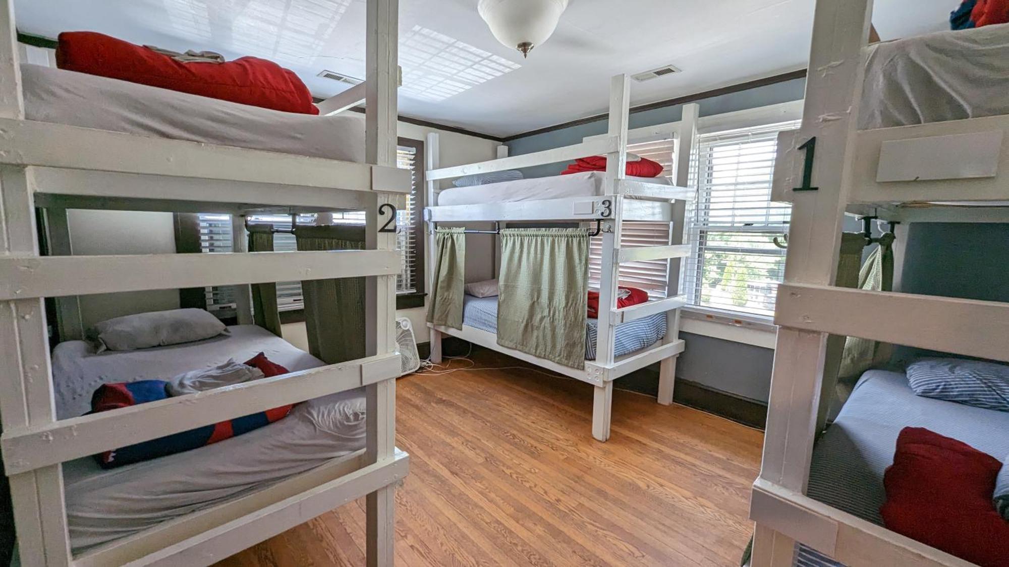 Bon Paul & Sharky'S Hostel แอชวิลล์ ภายนอก รูปภาพ